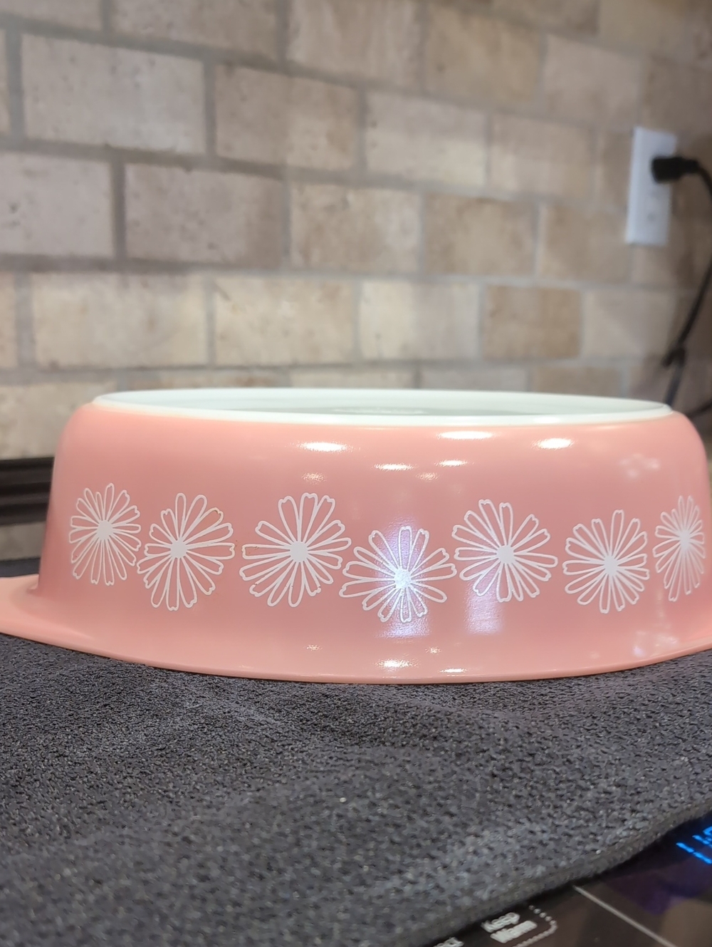 Vintage 50's Pyrex 2.5 Quart 045 Pink Daisy Oval Casserole Baking Dish - Picture 8 of 12